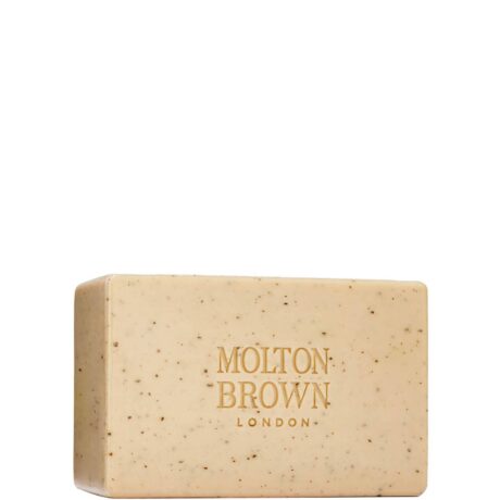 molton-brown-re-charge-black-pepper-cleansing-body-scrub-250-g-1675689481