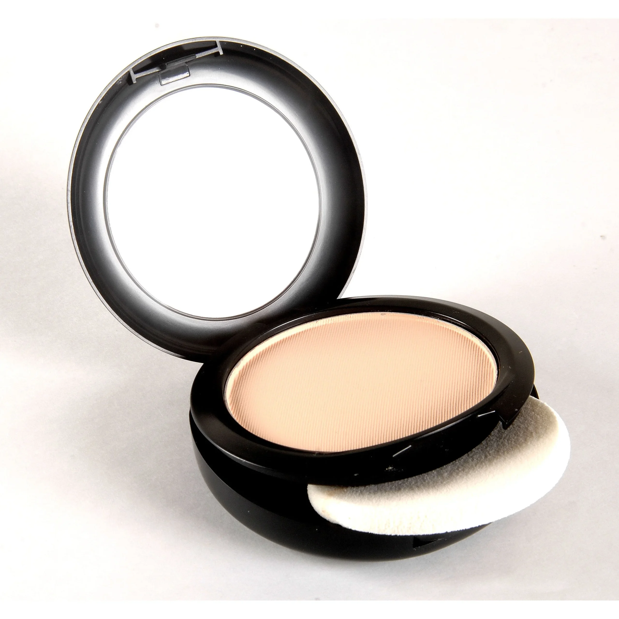 Mac Studio Fix Powder Plus Foundation N3
