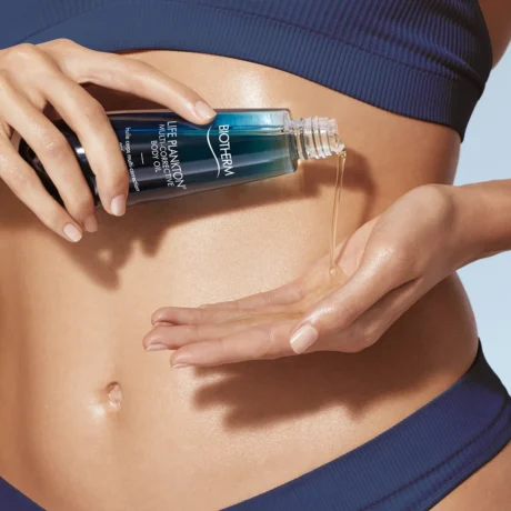 LP BODY_2021_BODY OIL APPLICATION_ACTUAL_FACING_1080-1080