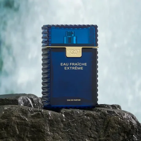 Versace-Man-Eau-Fraiche-Extreme-Eau-de-Parfum-Bottle-Shot