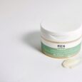 ren-clean-skincare-evercalm-barrier-support-body-balm-90-ml-2115006-en
