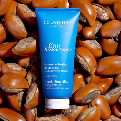 bee39a01ab349fcb7b31c7dea18a5fa7719af470_3666057025990_ai_clarins_body_cream_eau_ressourcante_5_