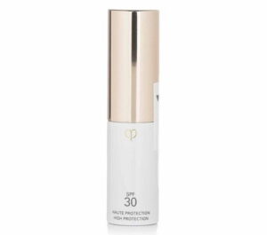 Cle de Peau Beaute Protective Tratament buze 4 g