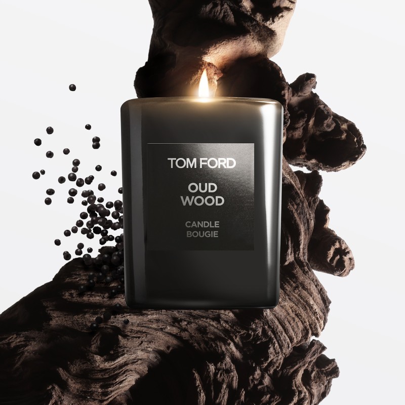 Tom Ford Oud Wood Lumânare parfumată 200 g - imagine 2